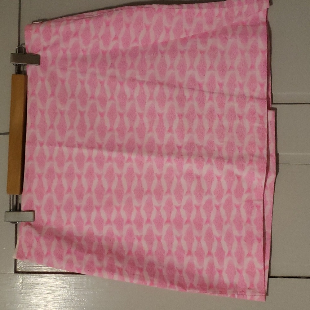 Hot pink fish skirt by Vineyard Vines, size 12